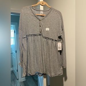 Time and Tru maternity top